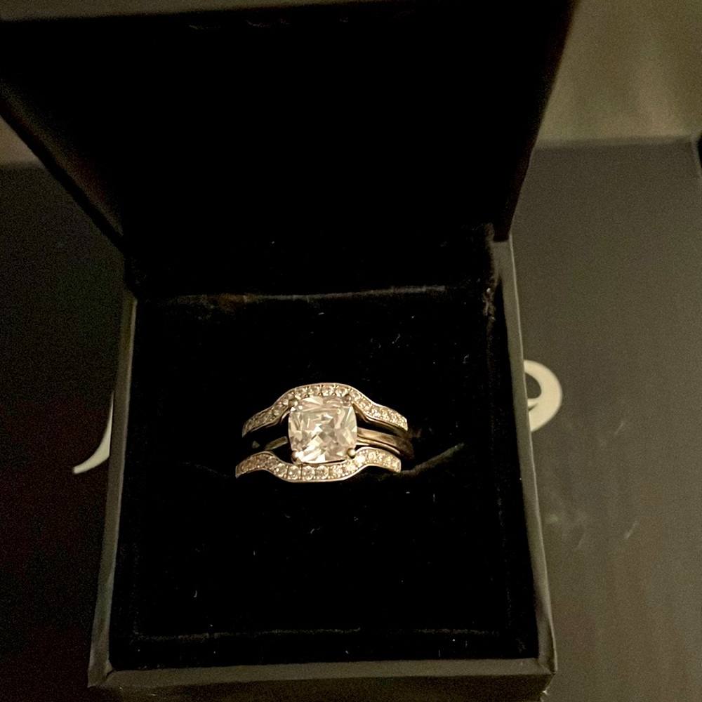 Jeulia 3 piece Cushion Cut Sterling Silver Ring set
